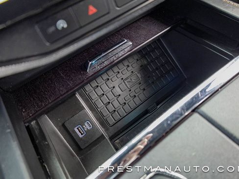 Used 2022 Ford Expedition Platinum image 38