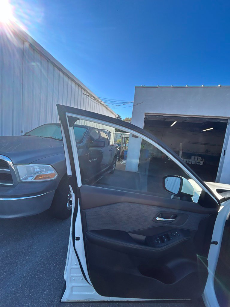 Used 2023 Nissan Rogue SV FWD image 11