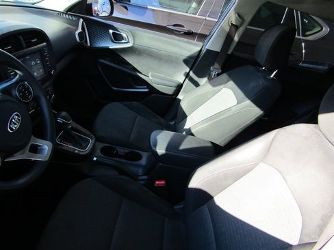 Used 2020 Kia Soul S image 9