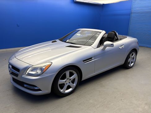 Used 2015 Mercedes-Benz SLK 250 image 22