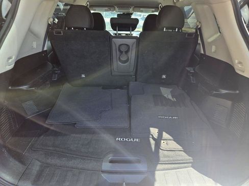 Used 2019 Nissan Rogue SV AWD/4WD image 15