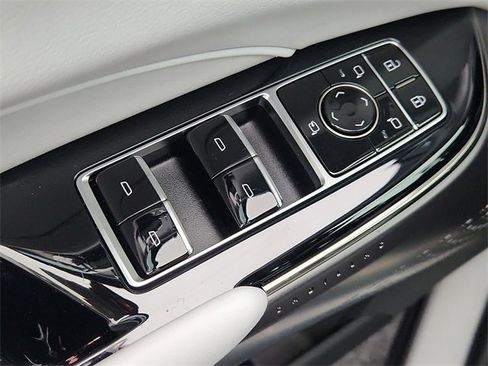 Used 2025 Cadillac Lyriq Sport image 24