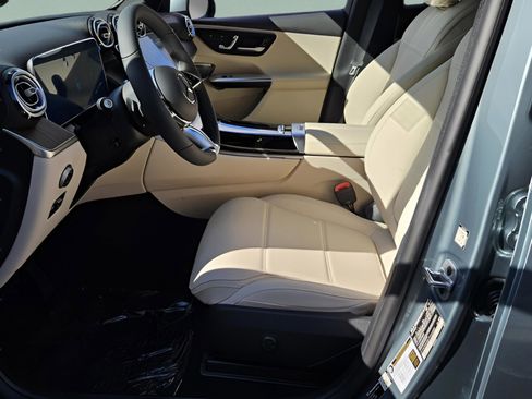 New 2026 Mercedes-Benz GLC 300 image 10