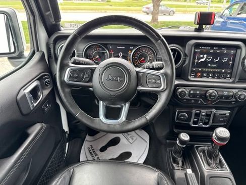 Used 2020 Jeep Wrangler Unlimited Sahara AWD/4WD image 23