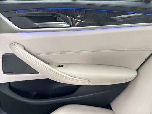 Used 2021 BMW M550i xDrive M550i xDrive w/ Executive Package image 15