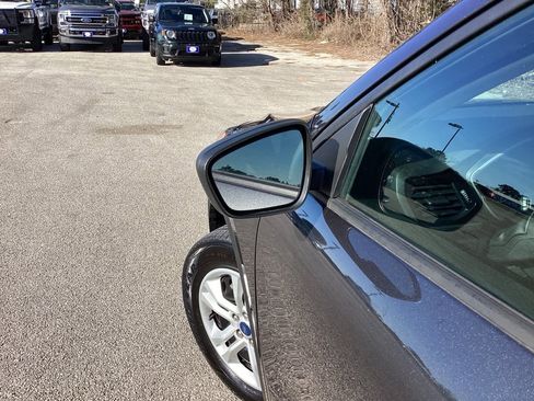 Used 2020 Ford Escape S image 23