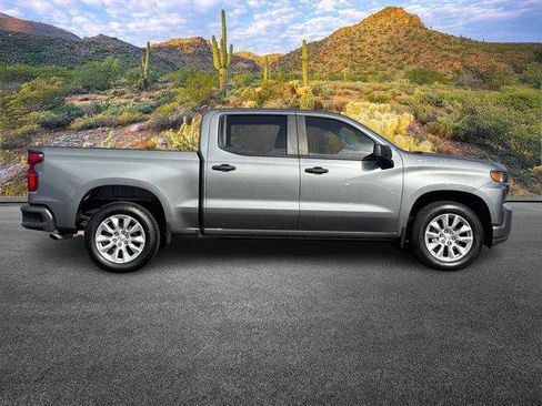 Used 2022 Chevrolet Silverado 1500 Custom w/ Safety Confidence Package image 3