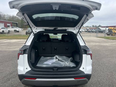 New 2026 Chevrolet Equinox LT image 11