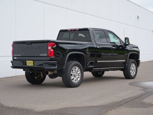 Certified 2024 Chevrolet Silverado 3500 High Country w/ High Country Premium Package AWD/4WD image 3