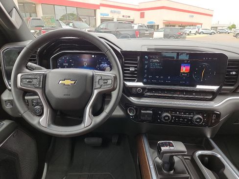Used 2023 Chevrolet Silverado 1500 High Country w/ High Country Premium Package AWD/4WD image 12