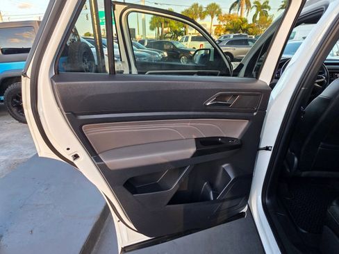 Used 2021 Volkswagen Atlas Cross Sport SEL R-Line image 21