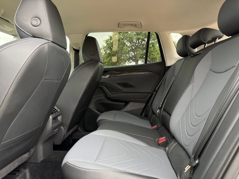Used 2026 Volkswagen Tiguan SE AWD/4WD image 26