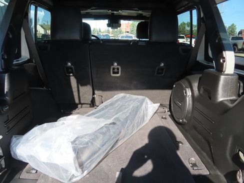 Used 2021 Jeep Wrangler Unlimited Rubicon AWD/4WD image 30