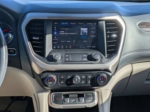 Used 2020 GMC Acadia Denali w/ Technology Package FWD image 16