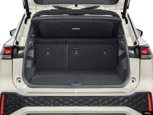 New 2026 Volkswagen Tiguan SEL R-Line image 9