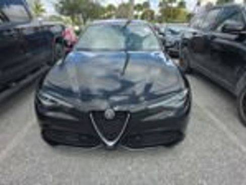 Used 2023 Alfa Romeo Giulia AWD w/ Quick Order Package 22X Lusso image 16