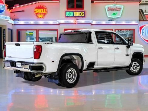 Used 2021 Chevrolet Silverado 3500 LTZ w/ LTZ Texas Edition image 3