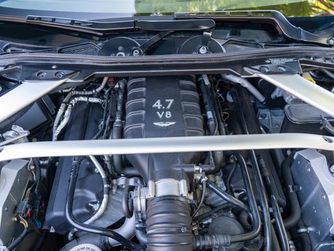 Used 2012 Aston Martin V8 Vantage S RWD image 27