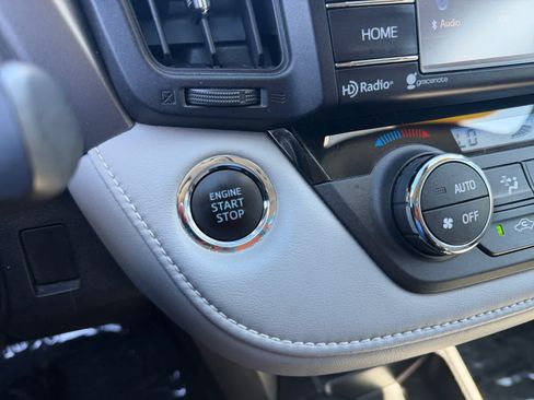Used 2018 Toyota RAV4 XLE AWD/4WD image 22