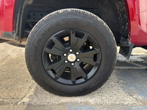 Used 2021 Chevrolet Colorado LT image 37