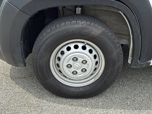 Used 2025 RAM ProMaster 2500 w/ Convenience Group FWD image 11
