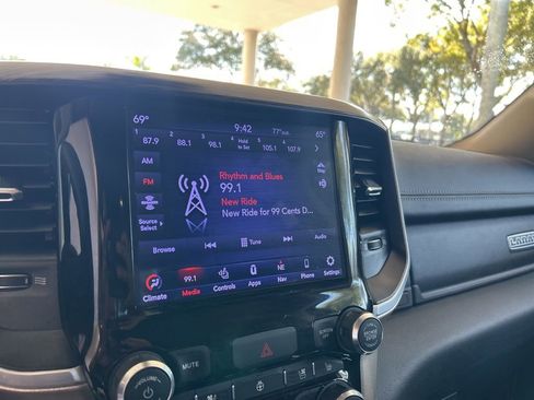 Used 2020 RAM 1500 Laramie image 7