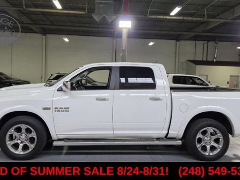 Used 2017 RAM 1500 Laramie w/ Convenience Group AWD/4WD image 3
