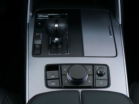 Certified 2024 MAZDA CX-90 Plug-In Hybrid w/ Preferred AWD/4WD image 17