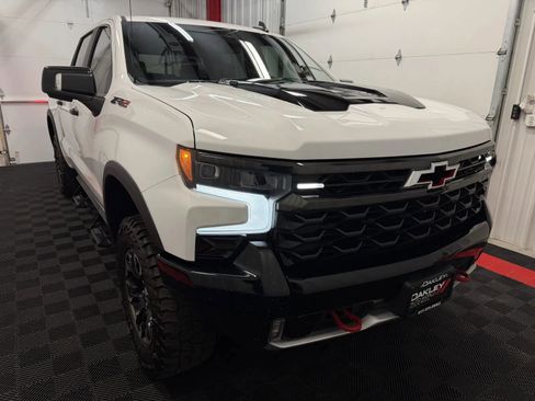 Used 2023 Chevrolet Silverado 1500 ZR2 w/ Technology Package image 6