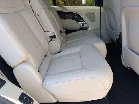 Used 2025 Land Rover Range Rover Long Wheelbase SE AWD/4WD image 28