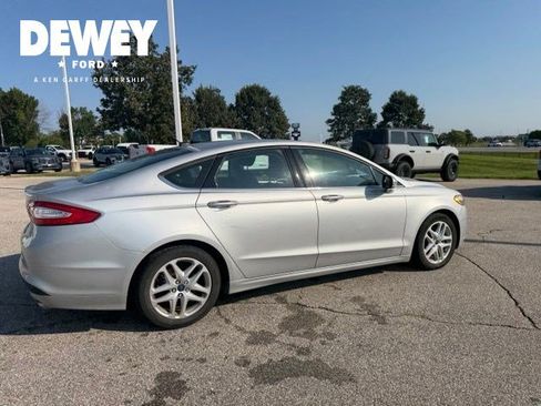 Used 2016 Ford Fusion SE FWD image 15