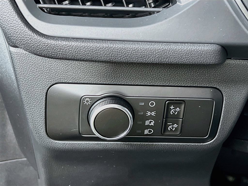 Used 2025 Ford Escape Active AWD/4WD image 9