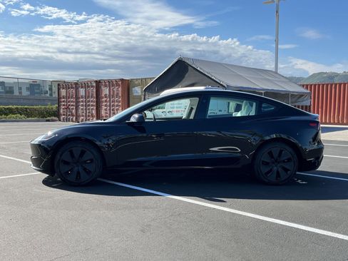 Used 2025 Tesla Model 3 Long Range image 7
