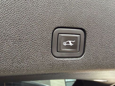 Used 2021 Cadillac XT6 Premium Luxury AWD/4WD image 37