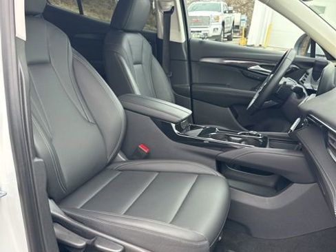 Used 2025 Buick Envision Preferred image 36