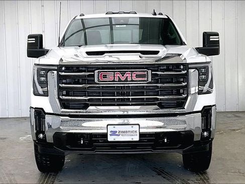 New 2026 GMC Sierra 2500 SLE AWD/4WD image 3
