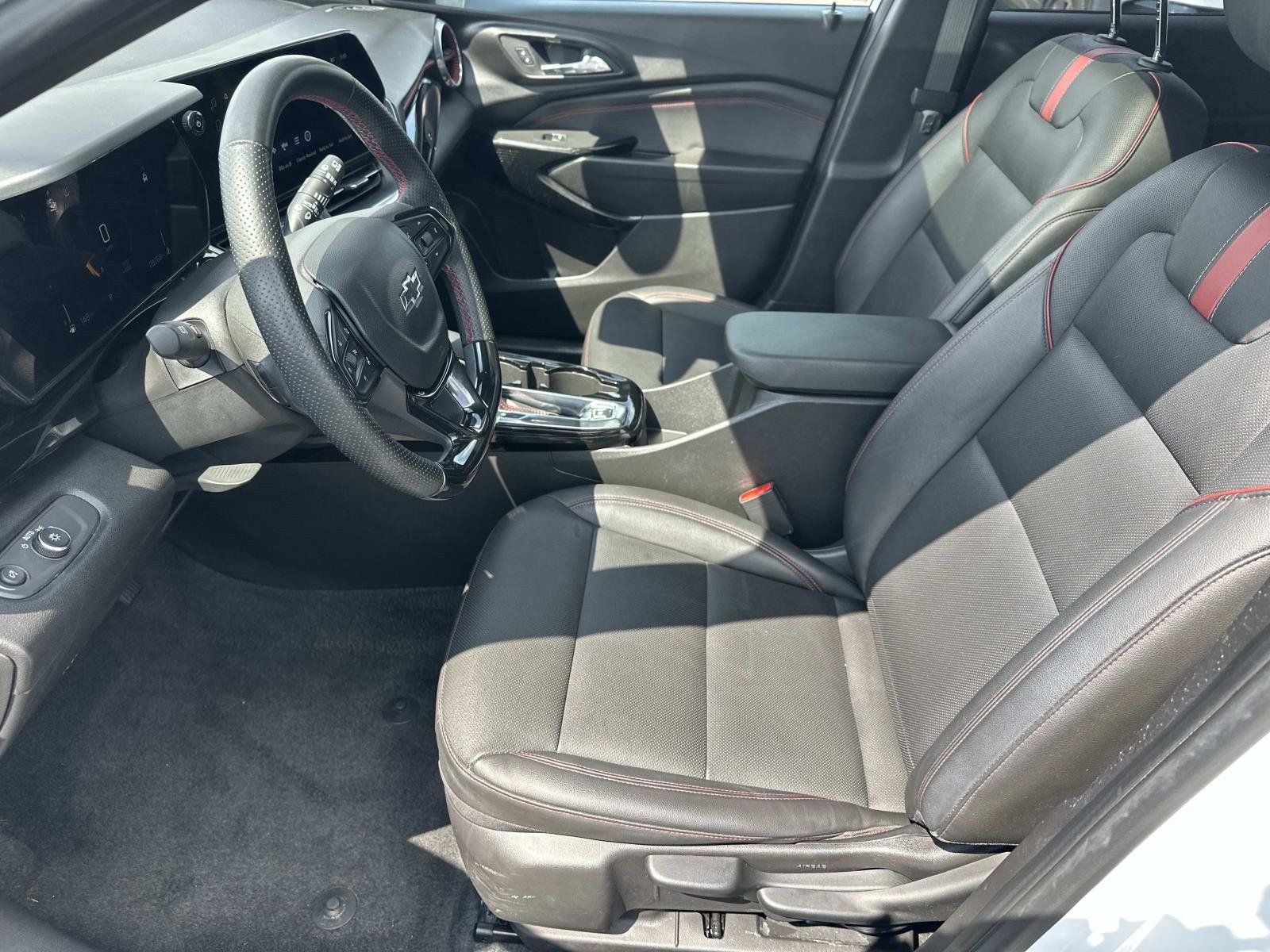 Certified 2024 Chevrolet Trax RS w/ Sunroof Package FWD image 18