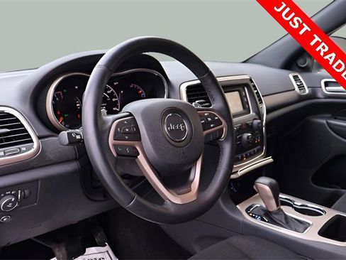 Used 2017 Jeep Grand Cherokee Laredo w/ Quick Order Package 23E image 11