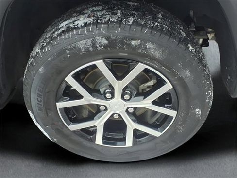 Certified 2023 Jeep Grand Cherokee Limited image 9