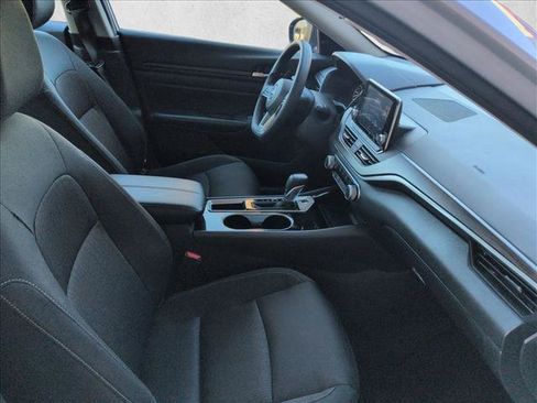 Used 2024 Nissan Altima 2.5 SV image 20
