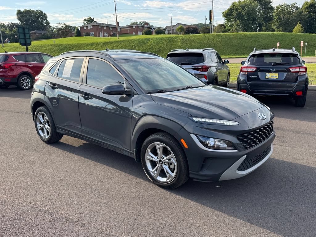 Used 2023 Hyundai Kona SEL FWD image 2