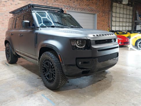 Used 2020 Land Rover Defender 110 SE AWD/4WD image 3