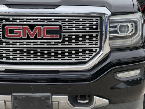 Used 2018 GMC Sierra 1500 Denali w/ Denali Ultimate Package AWD/4WD image 8