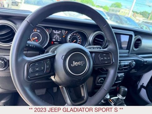 Certified 2023 Jeep Gladiator Sport AWD/4WD image 15