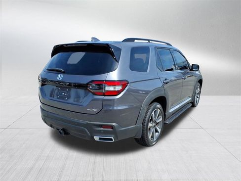Used 2023 Honda Pilot Elite image 4