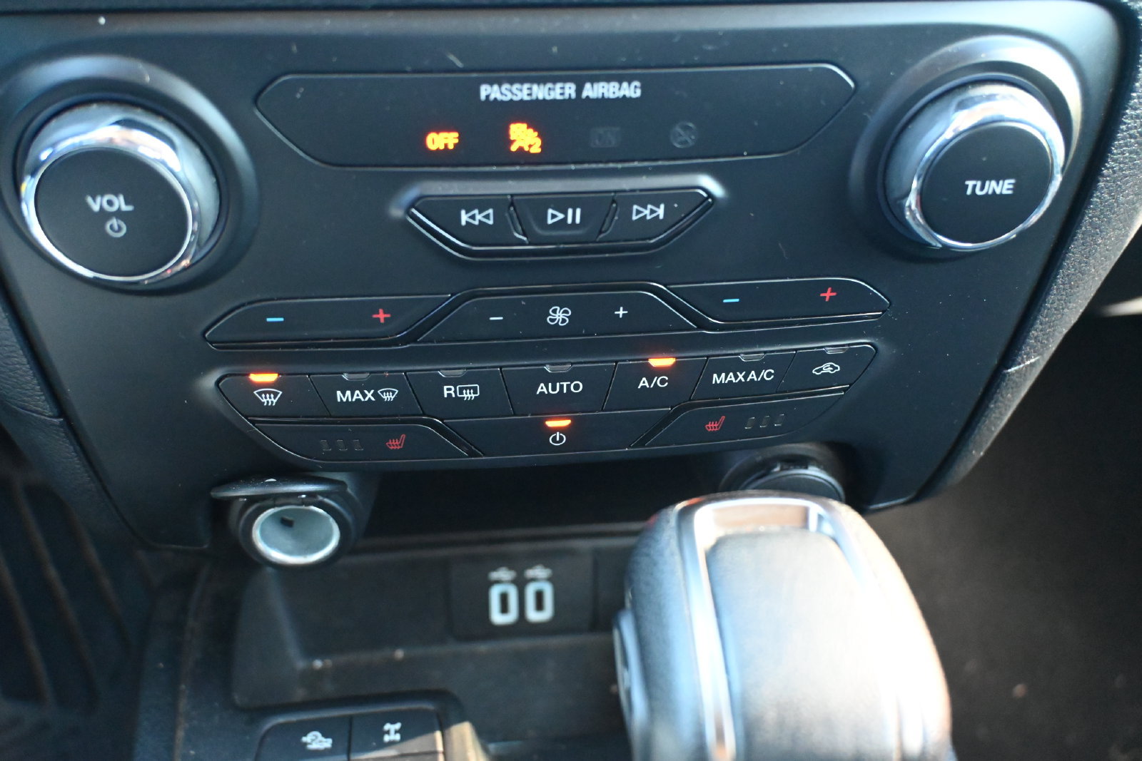 Used 2023 Ford Ranger XLT w/ Equipment Group 302A High AWD/4WD image 16