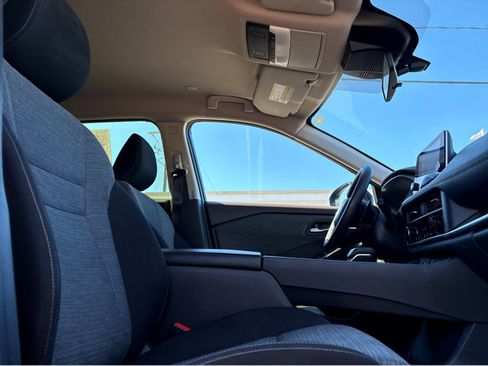 Certified 2023 Nissan Rogue SV image 9