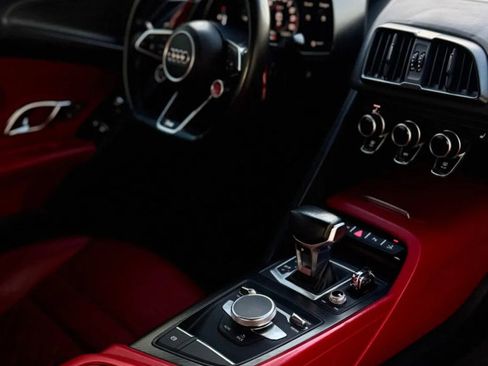 Used 2017 Audi R8 V10 w/ Carbon Exterior Package image 24