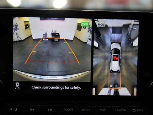 Used 2023 Nissan Rogue Platinum w/ Platinum Premium Package image 8