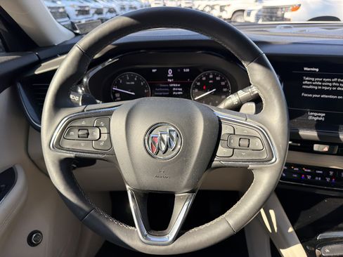 Used 2022 Buick Envision Essence w/ Safety Package FWD image 18